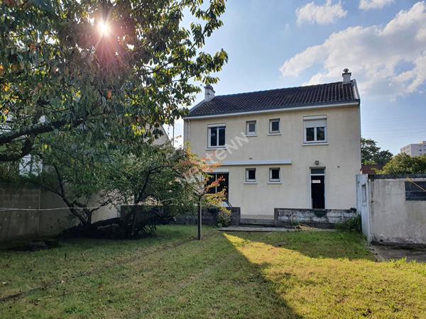 Nantes Nord - Géraudière : En vente, Maison familiale 5 chambres sur 750 m² de terrain, rpoche tramway et toutes les commodités !