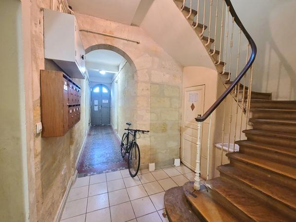 Immeuble bas Lormont 362 m2 , Lormont