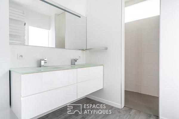 Maison-Loft à la rénovation contemporaine au calme avec patio privatif