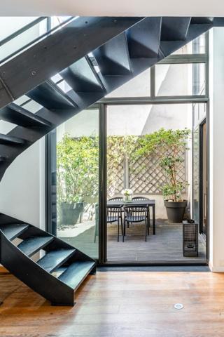 Maison-Loft à la rénovation contemporaine au calme avec patio privatif