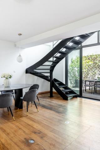 Maison-Loft à la rénovation contemporaine au calme avec patio privatif