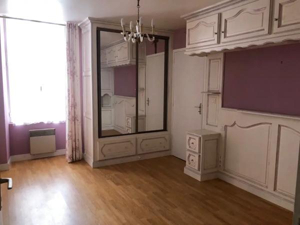 À Vendre : Maison Bourgeoise de Caractère au Coeur de Vaiges