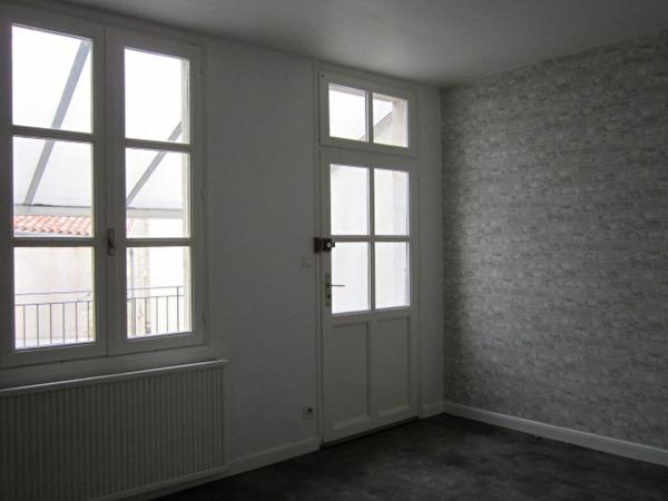 Appartement Fontenay Le Comte 4 pièce(s)