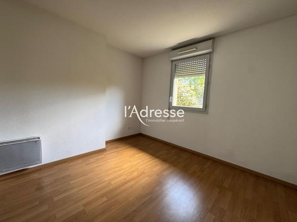 Exclusivité l'Adresse Immobilier - St Alban - T2 en rez-de-jardin avec terrasse, jardin privatif et 2 parkings