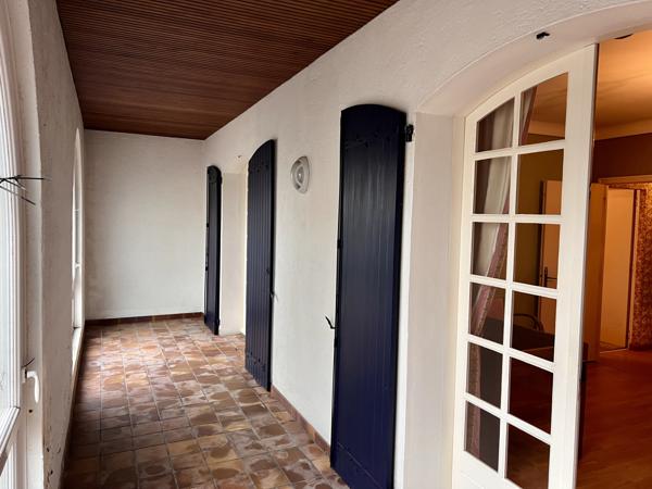 Maison d’architecte 5 chambres avec jardin clos, garage et beaux volumes – Beauvoir-sur-Mer