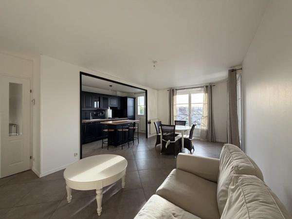 Vente                                                      Appartement
                        
                     3 pièces                      70 m2                     à Villers-Cotterêts