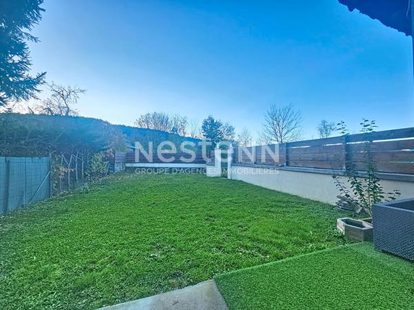 RETOURNAC ! EXCLUSIVITE Ancien corps de ferme rénové sur 1000 m2 de terrain clos et plat