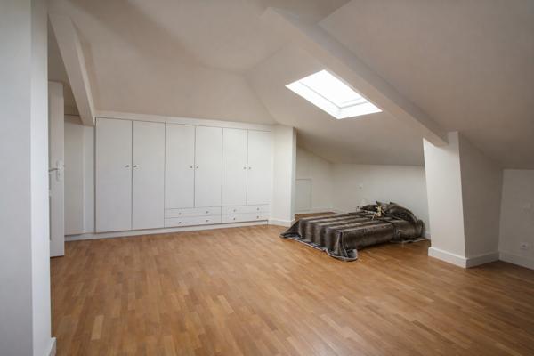 Vence, à 2 minutes à pied du centre, somptueuse villa de 321 m²
