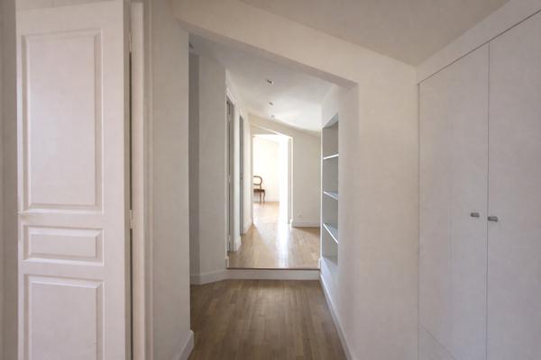Vence, à 2 minutes à pied du centre, somptueuse villa de 321 m²