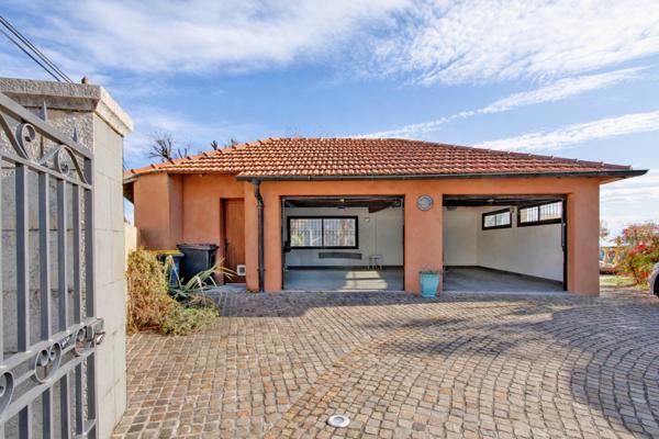 Vence, à 2 minutes à pied du centre, somptueuse villa de 321 m²