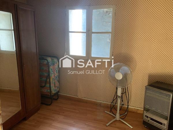 Maison en pierre à rénover avec grand terrain