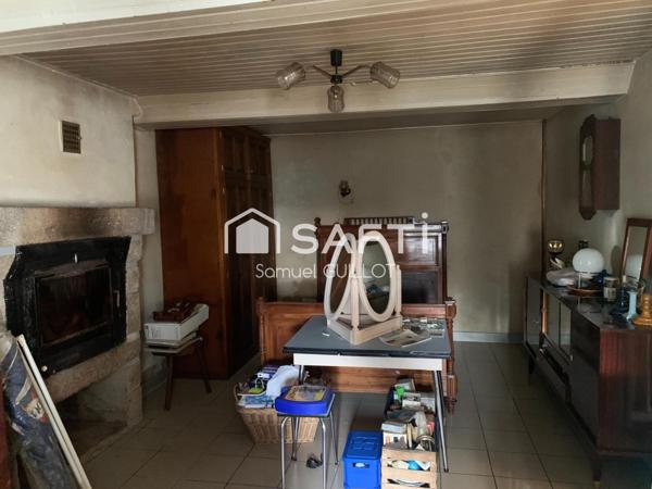 Maison en pierre à rénover avec grand terrain