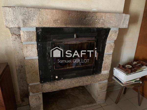 Maison en pierre à rénover avec grand terrain