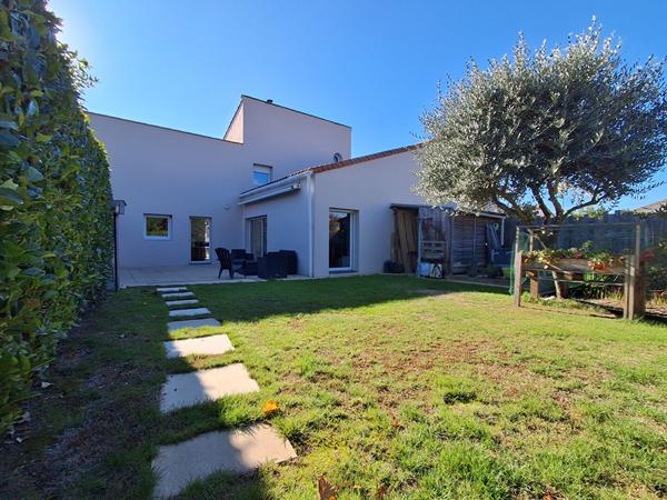 Vente maison La Roche Sur Yon : 299 000 € - AJP Immobilier La Roche-sur-Yon