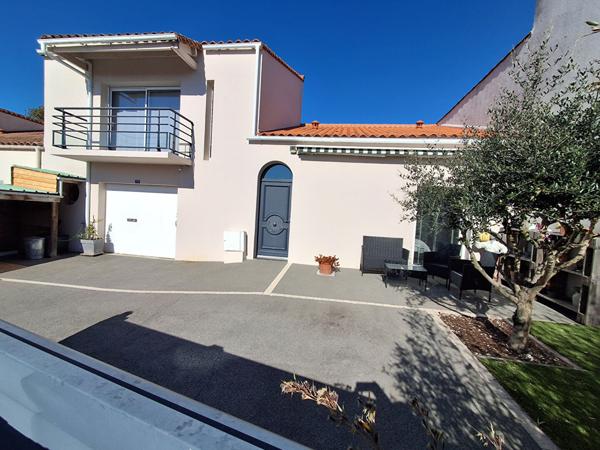 Vente maison La Roche Sur Yon : 299 000 € - AJP Immobilier La Roche-sur-Yon