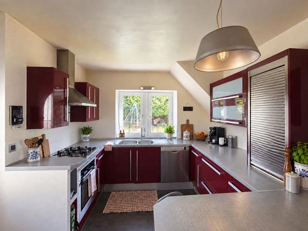 LE MANS - MAISON FAMILIALE AVEC JARDIN, DOUBLE GARAGE ET ATELIER
