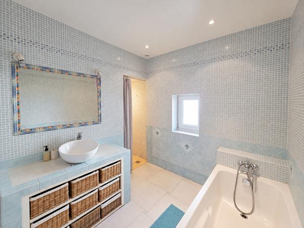 LE MANS - MAISON FAMILIALE AVEC JARDIN, DOUBLE GARAGE ET ATELIER
