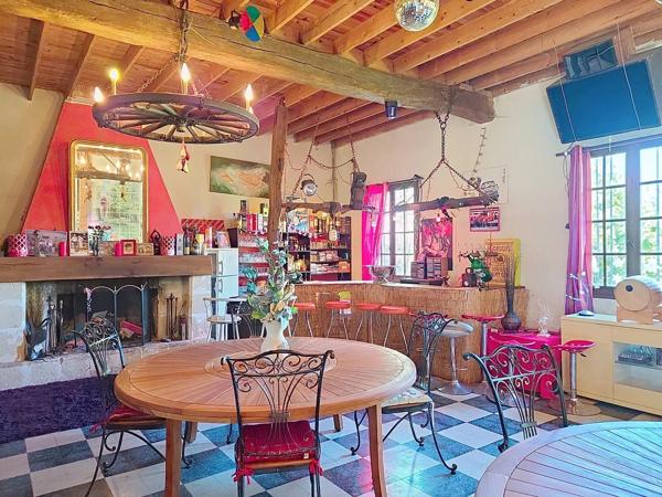 Vente                                                      Maison
                        
                     2 pièces                      170 m2                     à Montbavin