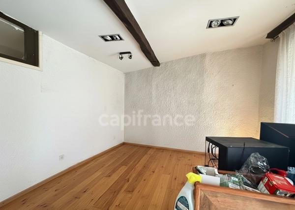 Immeuble avec restaurant et appartement