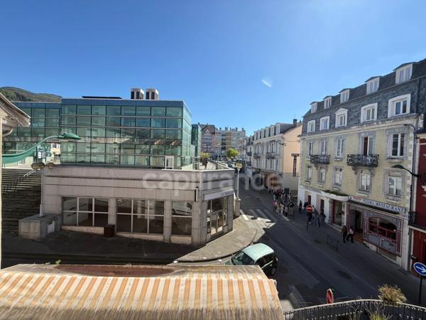 Immeuble avec restaurant et appartement