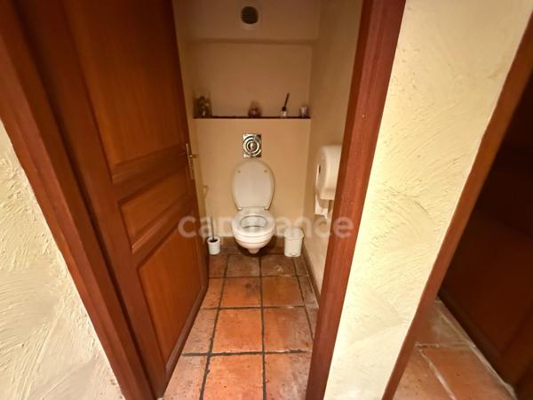 Immeuble avec restaurant et appartement