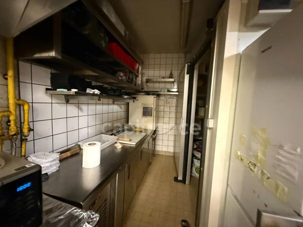 Immeuble avec restaurant et appartement