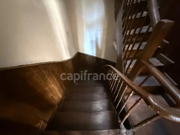 Immeuble avec restaurant et appartement