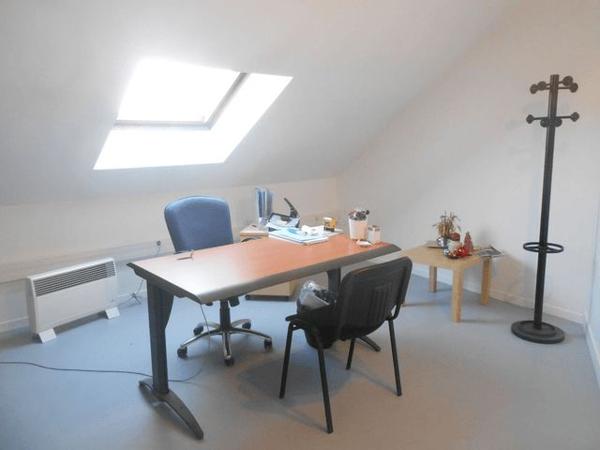 Location Local commercial 3 pièces 104.5 m² - 1-3 PLACE GALLIENI Melun 77000