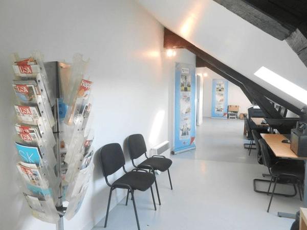 Location Local commercial 3 pièces 104.5 m² - 1-3 PLACE GALLIENI Melun 77000