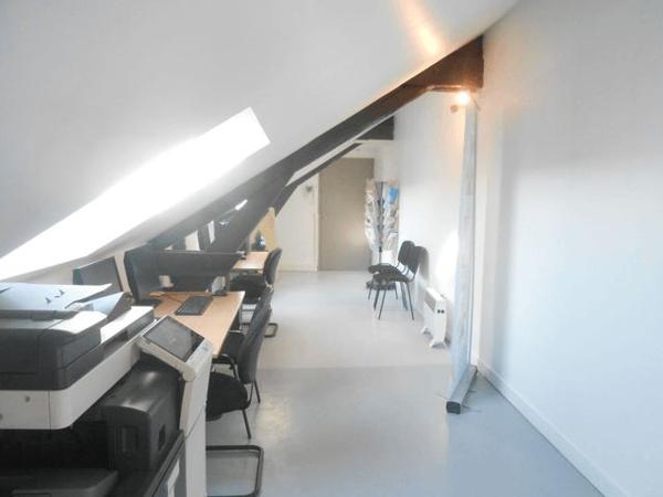 Location Local commercial 3 pièces 104.5 m² - 1-3 PLACE GALLIENI Melun 77000