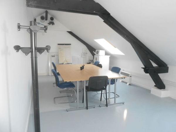 Location Local commercial 3 pièces 104.5 m² - 1-3 PLACE GALLIENI Melun 77000