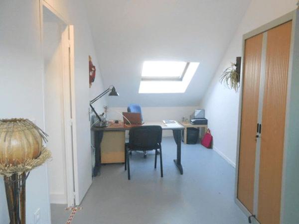 Location Local commercial 3 pièces 104.5 m² - 1-3 PLACE GALLIENI Melun 77000