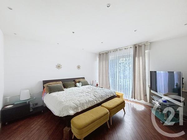 Maison à vendre  7 pièces - 274 m2 CHAMPNIERS - 16