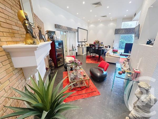 Maison à vendre  7 pièces - 274 m2 CHAMPNIERS - 16