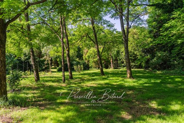 Propriété de caractère dans un écrin de verdure, proche de La Rochelle