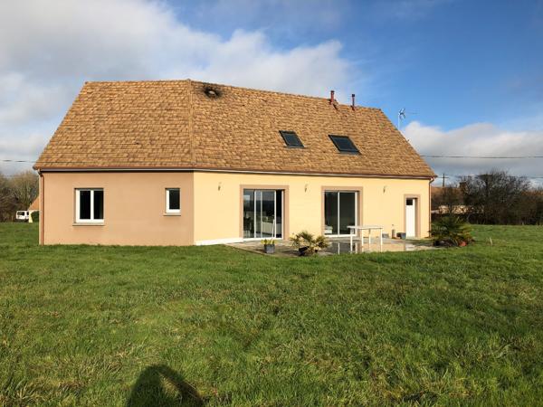 A louer - Maison à Fercé Sur Sarthe  deux chambres et grand jardin