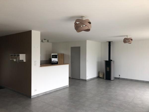A louer - Maison à Fercé Sur Sarthe  deux chambres et grand jardin