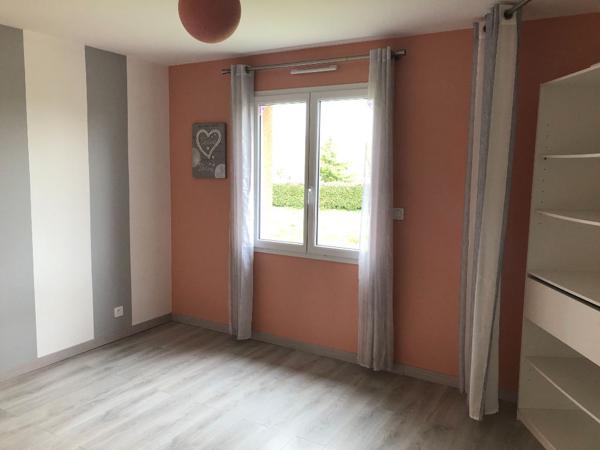 A louer - Maison à Fercé Sur Sarthe  deux chambres et grand jardin