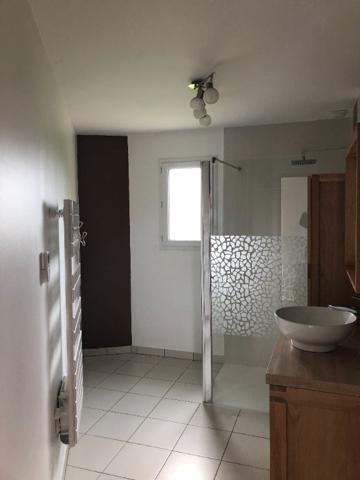 A louer - Maison à Fercé Sur Sarthe  deux chambres et grand jardin