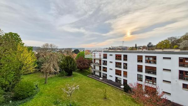 Appartement  4 chambres  2 balcons 152 m2  calme  5 pièces  Viroflay