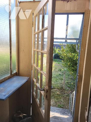 MAISON D'HABITATION AVEC JARDIN