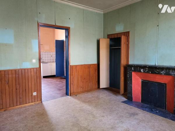 MAISON D'HABITATION AVEC JARDIN