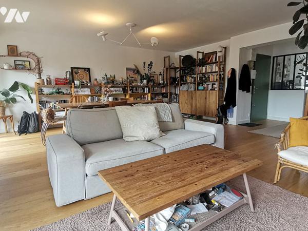 LE RHEU - centre-ville, appartement T3 de 87 m² avec cave et stationnement privatifs