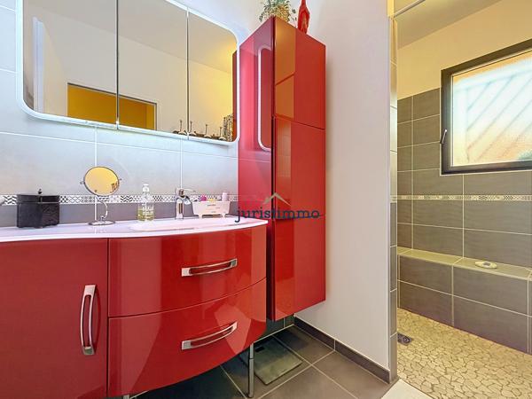 *** SOUS OFFRE*** Vaison-la-Romaine – Élégante villa contemporaine de plain-pied à deux pas du centre-ville