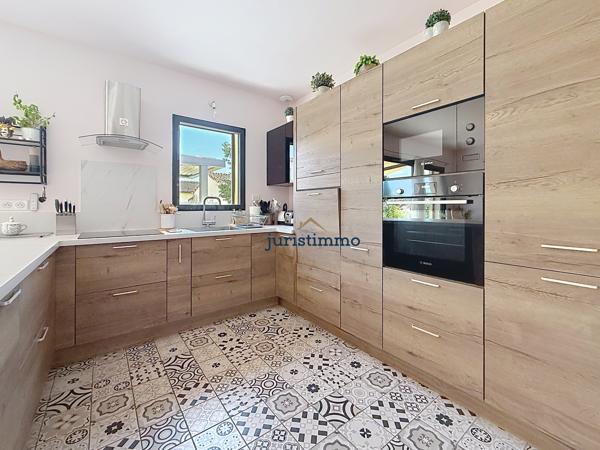 *** SOUS OFFRE*** Vaison-la-Romaine – Élégante villa contemporaine de plain-pied à deux pas du centre-ville