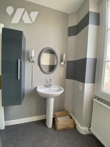 A VENDRE - MAISON D'HABITATION - LE BOURGNEUF LA FORÊT 