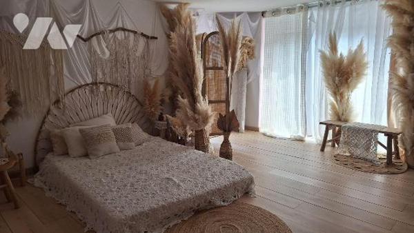 A Vendre Maison à Ernée (53500) en Mayenne (53), comprenant :
- au rez de chaussée : cuisine a...