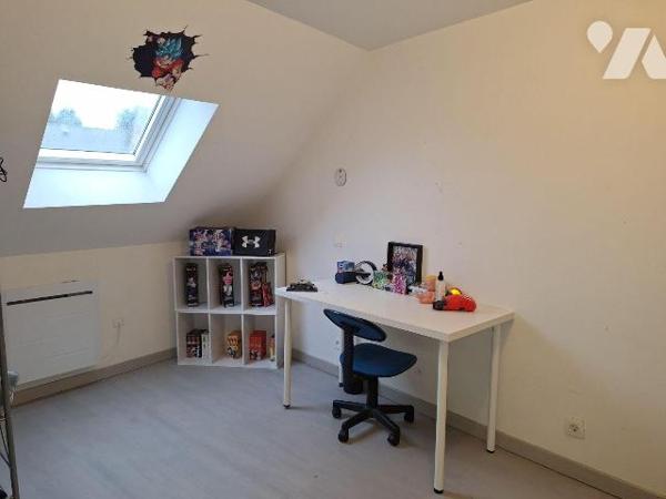 A Vendre Maison à Ernée (53500) en Mayenne (53), comprenant :
- au rez de chaussée : cuisine a...