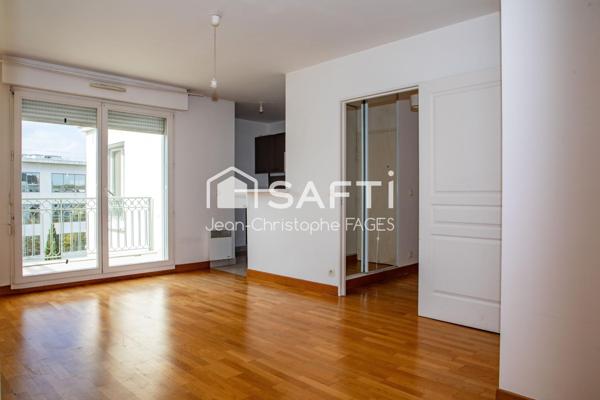 Beau F2 avec balcon - Parking