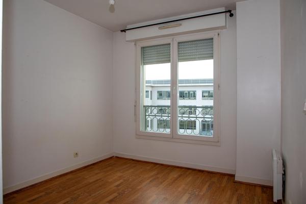 Beau F2 avec balcon - Parking